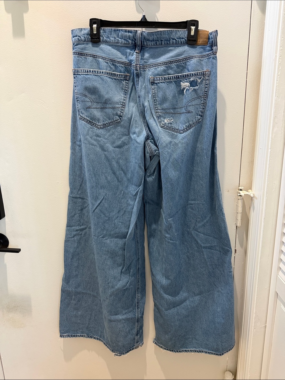 American Eagle Super High Rise Ultra Wide Leg - Picture 2 of 4